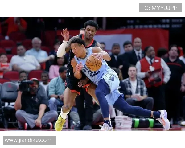 战术拆解：球员交易为何能掌控比赛节奏？